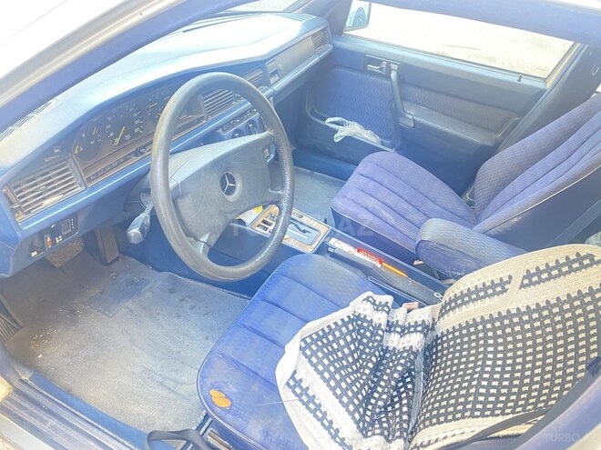 Mercedes 190-4