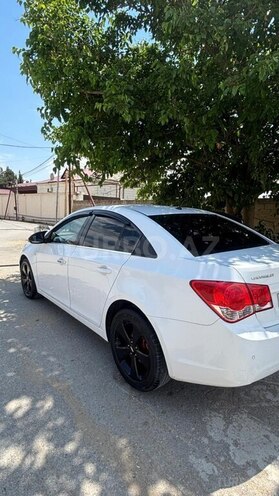 Chevrolet Cruze-12