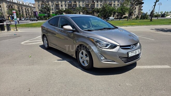 Hyundai Elantra-2