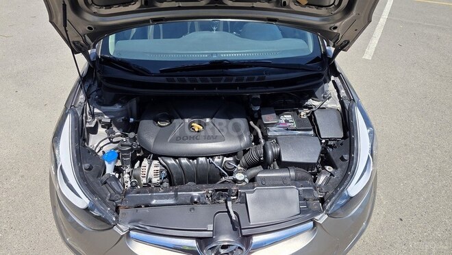Hyundai Elantra-7