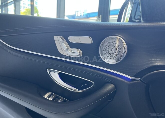 Mercedes E 300 de-16