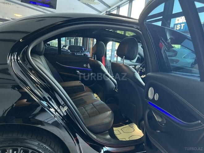 Mercedes E 300 de-12