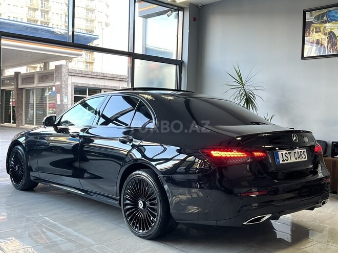 Mercedes E 300 de-8