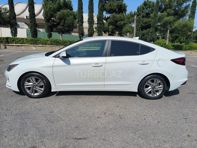 Hyundai Elantra-2
