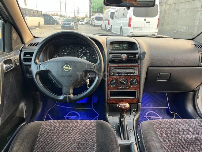 Opel Astra-9