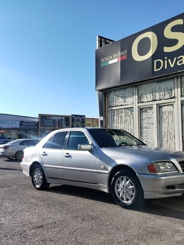 Mercedes C 220-2