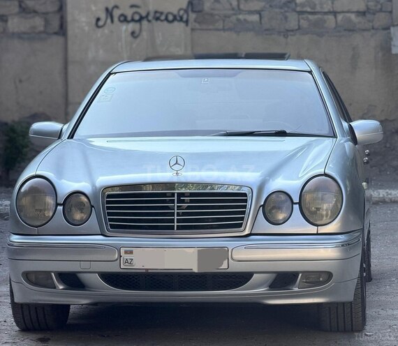 Mercedes E 230-3