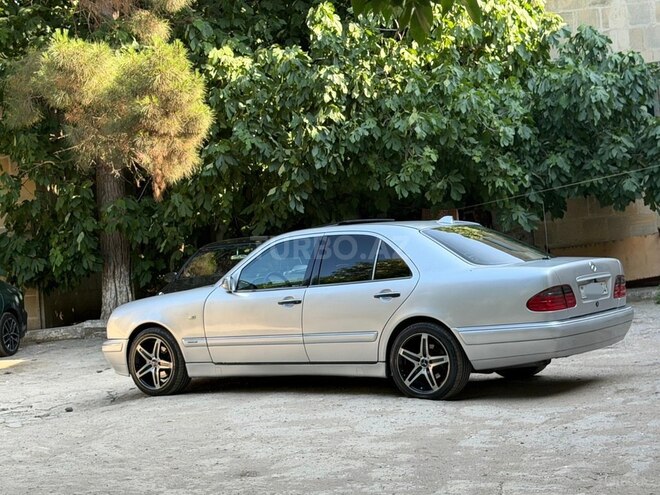 Mercedes E 230-7