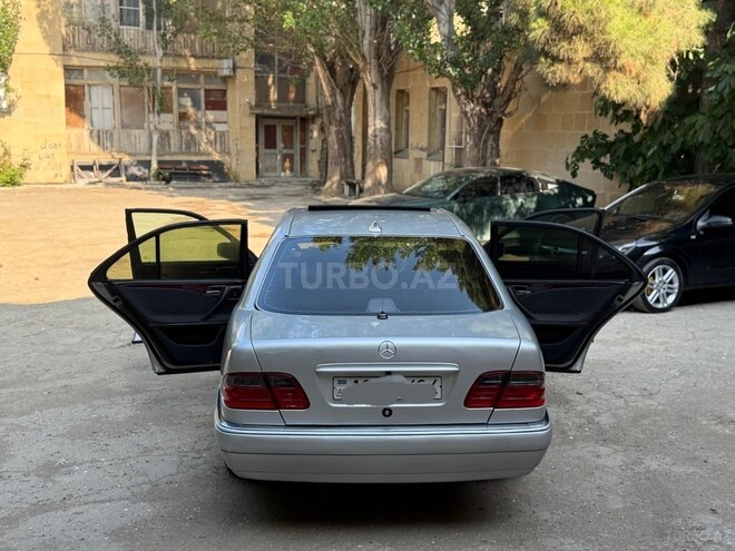 Mercedes E 230-8