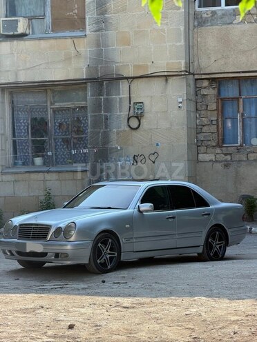 Mercedes E 230-4
