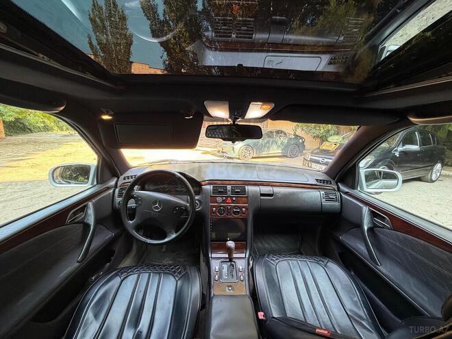 Mercedes E 230-13