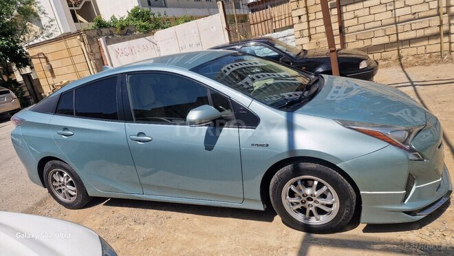 Toyota Prius-2