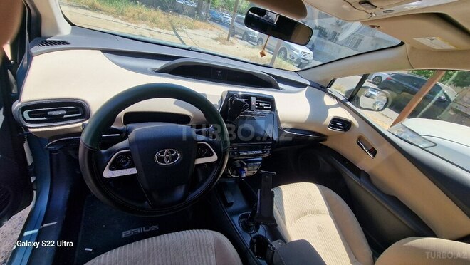 Toyota Prius-5