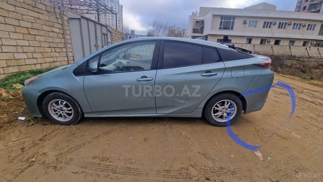 Toyota Prius-4