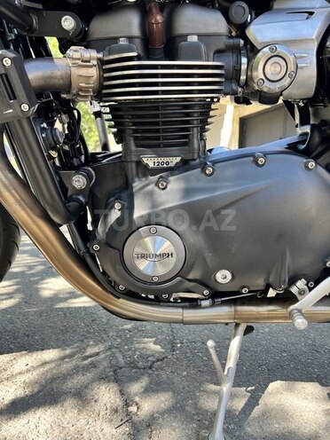 Triumph Speed Twin-11