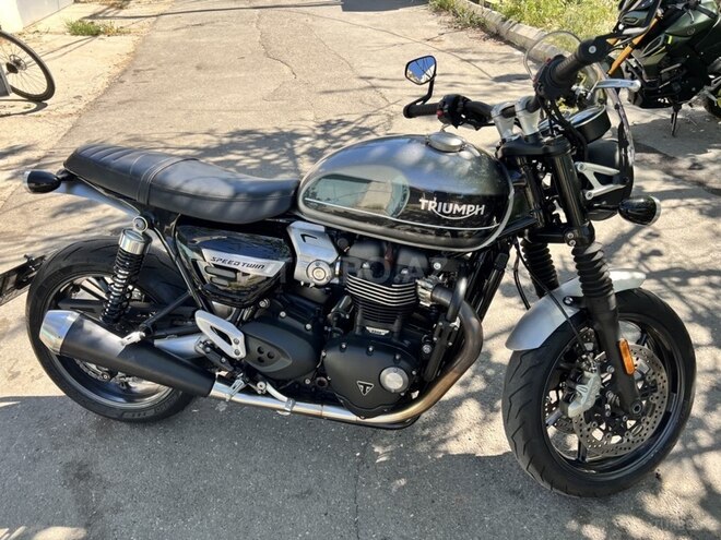 Triumph Speed Twin-15