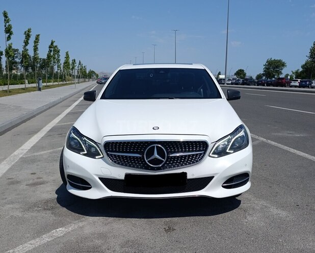 Mercedes E 220-1