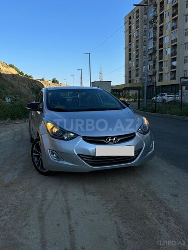 Hyundai Elantra-1