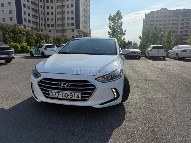 Hyundai Elantra-3