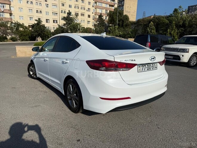Hyundai Elantra-7