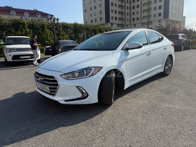 Hyundai Elantra-9