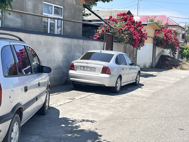 Opel Vectra-3