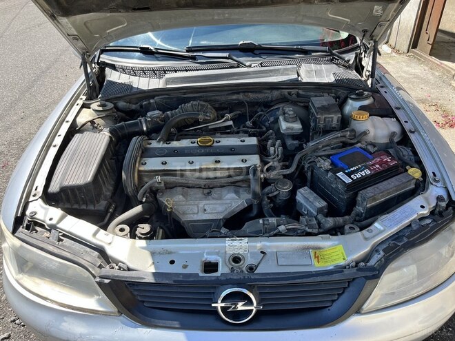 Opel Vectra-7