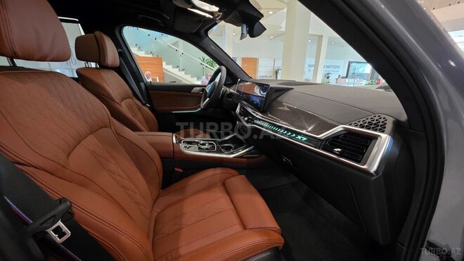 BMW X7-13