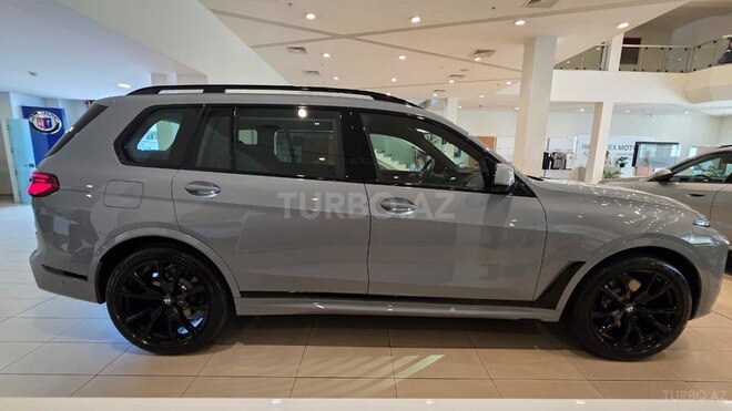 BMW X7-6