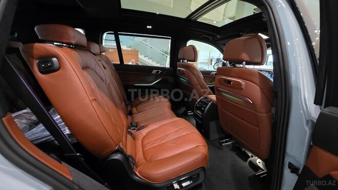 BMW X7-15