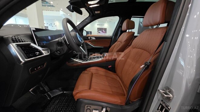BMW X7-9