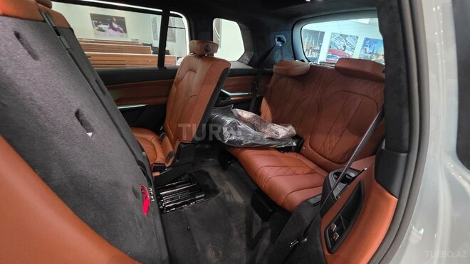 BMW X7-16