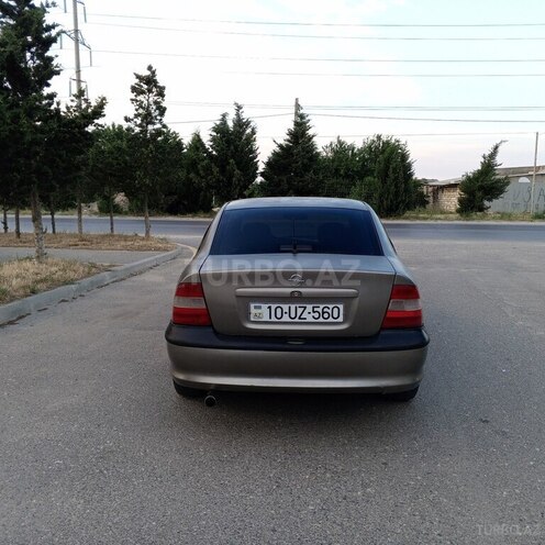 Opel Vectra-10