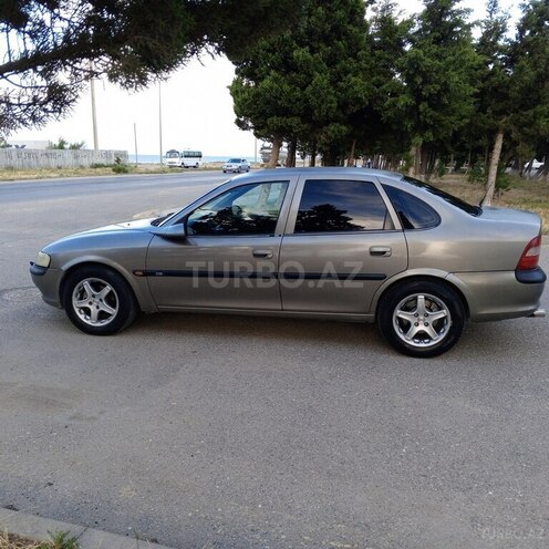 Opel Vectra-11
