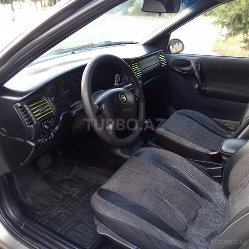 Opel Vectra-18