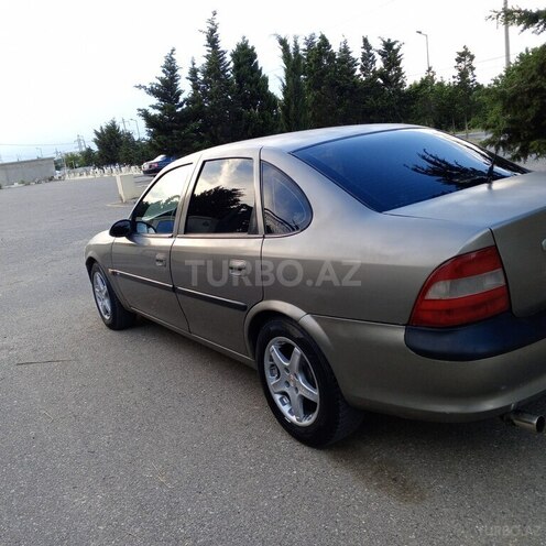 Opel Vectra-13