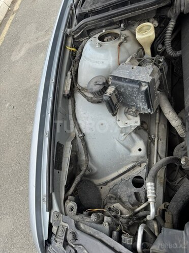 BMW 523-8