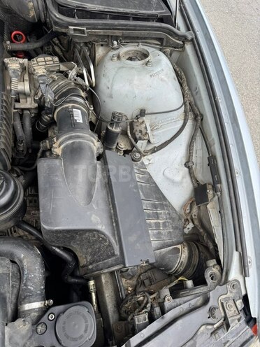 BMW 523-9