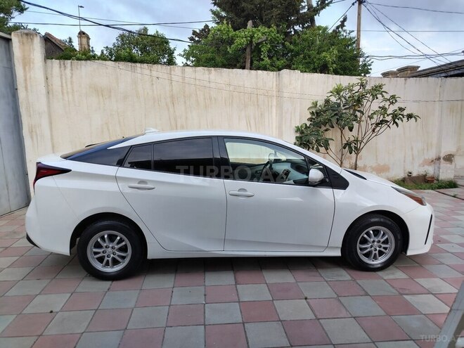 Toyota Prius-7