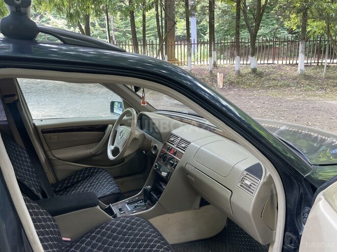 Mercedes C 200-8