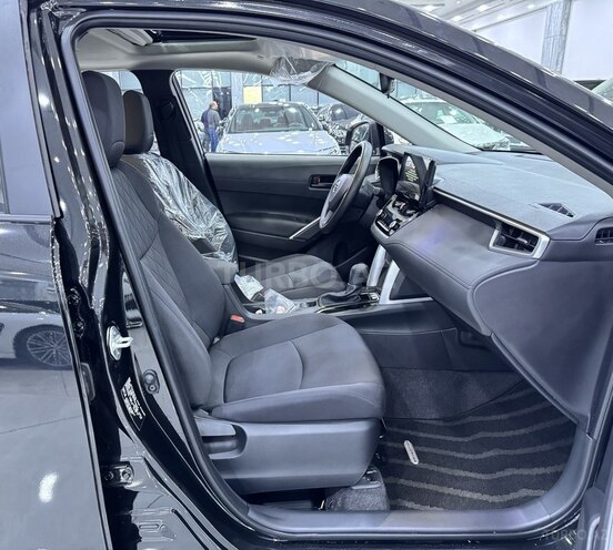 Toyota Corolla Cross-12