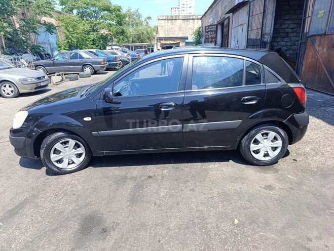 Kia Rio-2