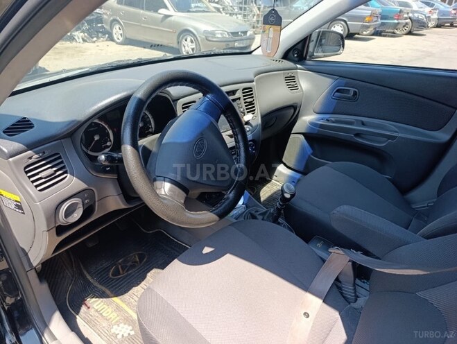 Kia Rio-5