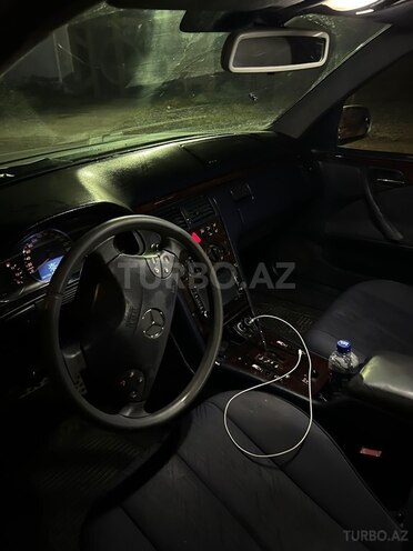 Mercedes E 200-7