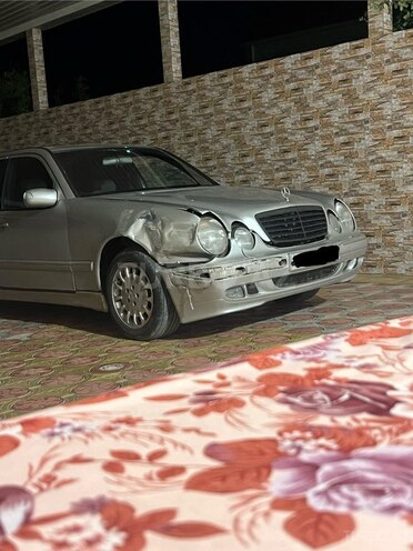 Mercedes E 200-2