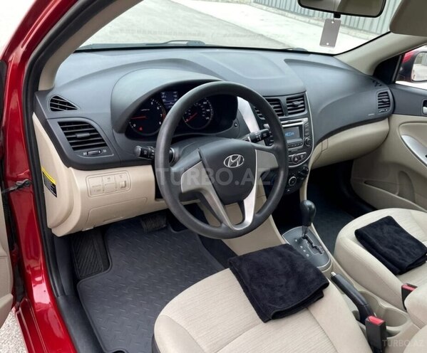 Hyundai Accent-4