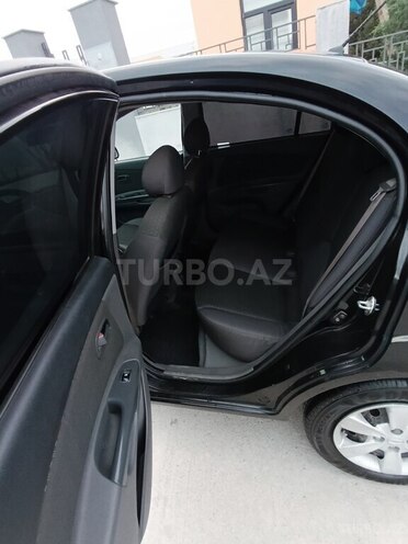 Kia Rio-17
