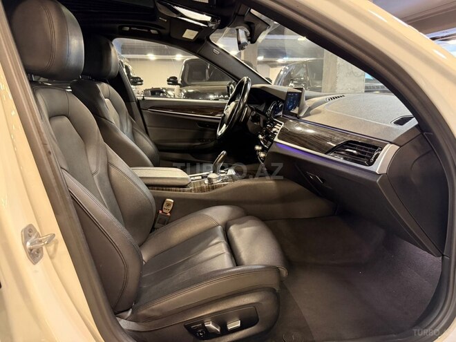 BMW 530-13