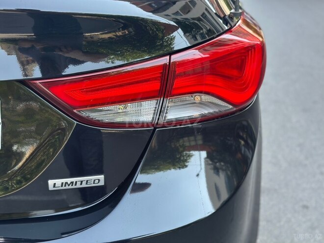 Hyundai Elantra-10