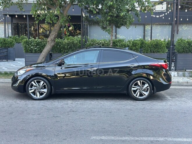 Hyundai Elantra-8